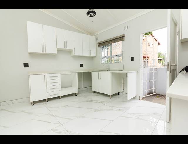 55M² OFFICE TO LET IN WESTCLIFF